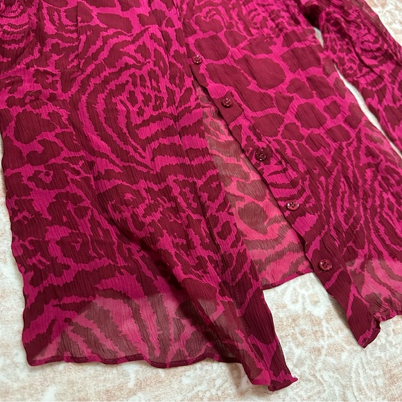 100% Silk PAIGE Animal Print Button Up Blouse - Picture 2 of 9